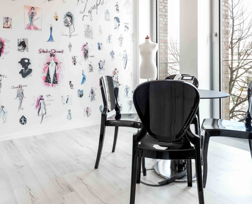 Karl Lagerfeld Kommunikationsraum Stühle Pedrali Queen