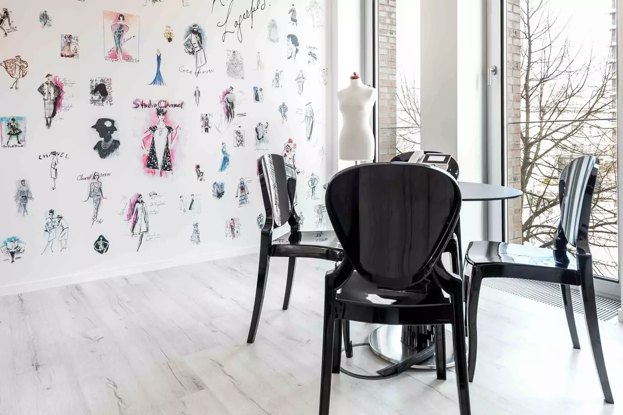 Karl Lagerfeld Kommunikationsraum Stühle Pedrali Queen